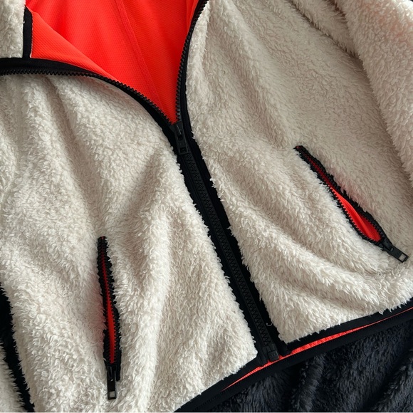Tna Aritzia fleece zip up jacket - Picture 9 of 11